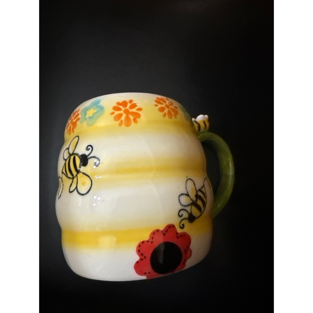 Pier 1 Imports Beehive Bumblebee Hand Painted Stoneware Mug with Bee Handle 22oz